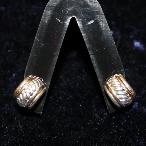 Two toned semi circle clip on earrings - Picture 1 of 3